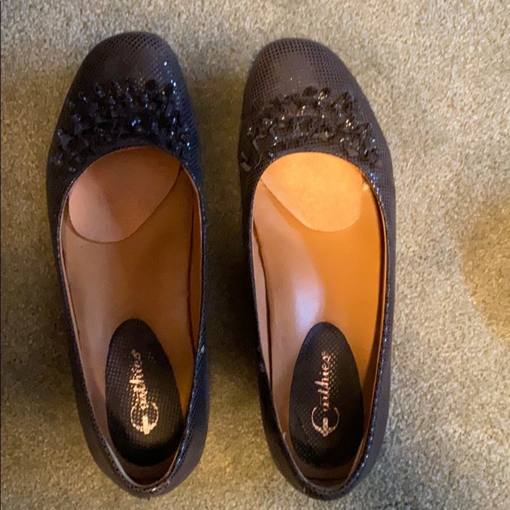 Black flat shoes ...alligator with bead design